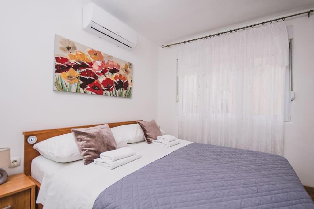 Marjan Hill 3-Br Apt,5 Guests Private Garden Near Beach Split Exterior photo